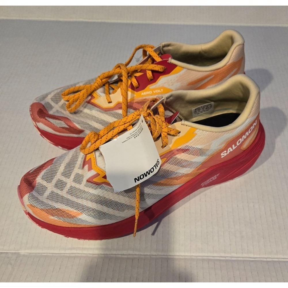 Salomon Women's Aero Volt Peach White Pink‎ Running Shoes Sneakers, Size 11